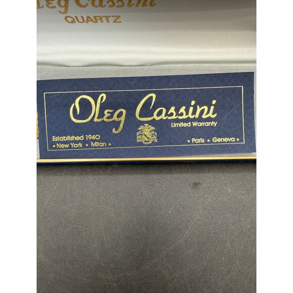 Vintage Oleg Cassini Blue Velvet Hinged Watch Box with Gold Trim - Picture 3 of 8
